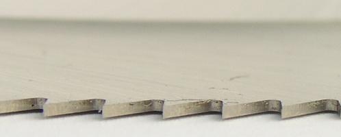 Pila s kvalitního materiálu